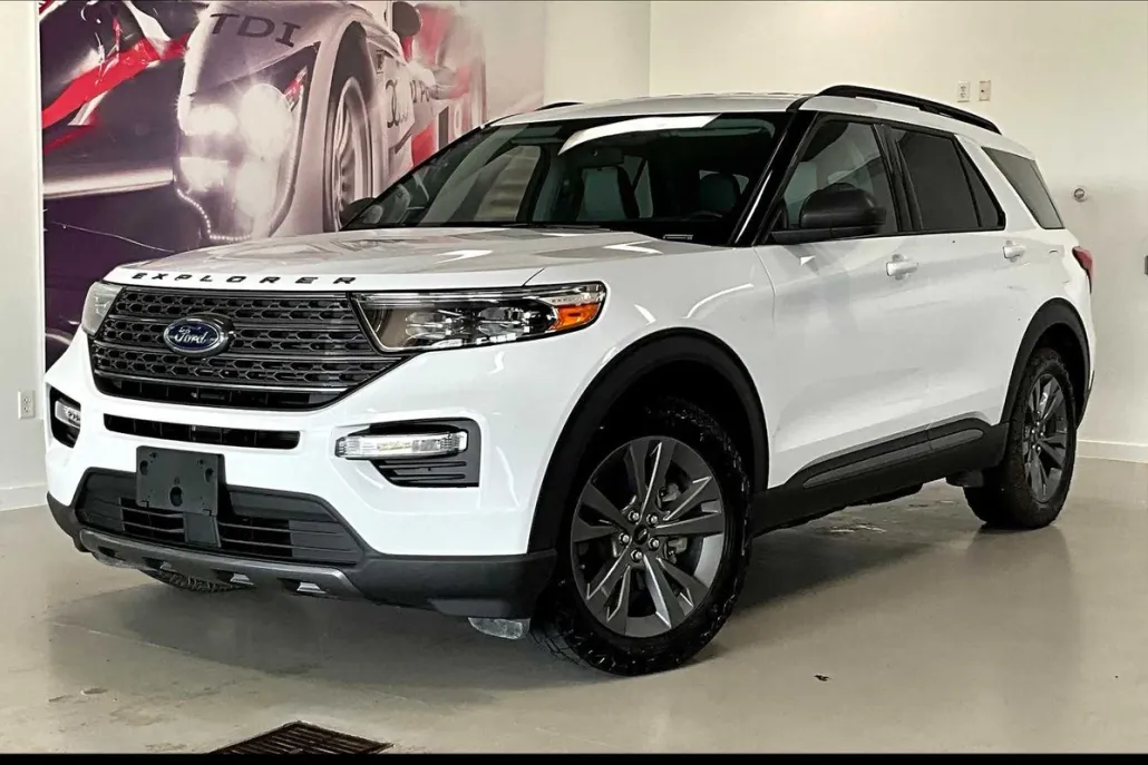2021 Ford Explorer XLT photo 1