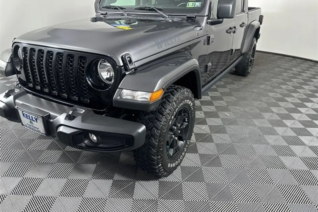 2021 Jeep Gladiator Willys photo 1