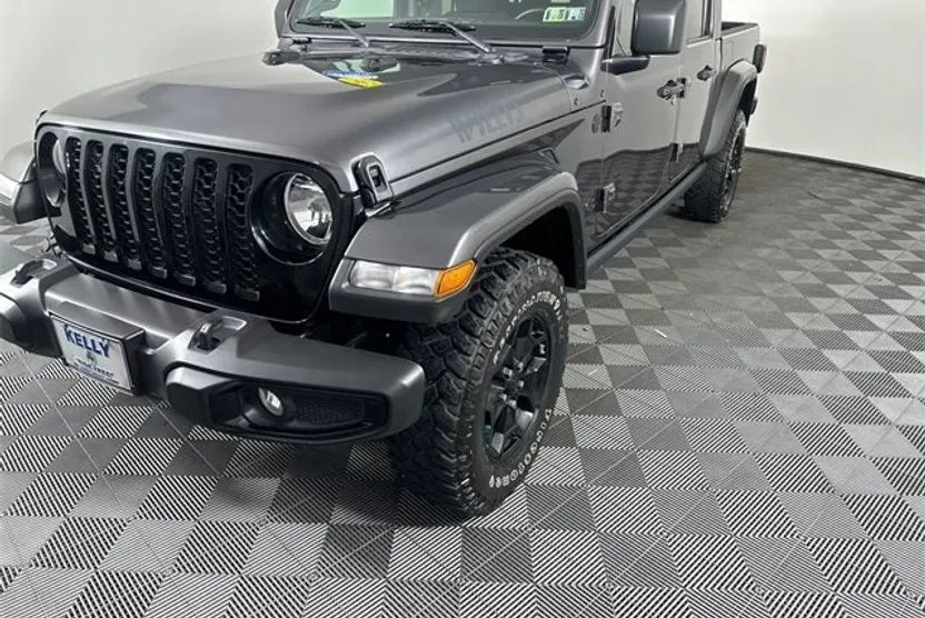 2021 Jeep Gladiator Willys photo 1