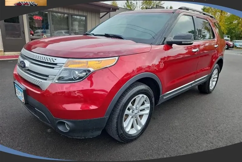 2013 Ford Explorer XLT photo 1