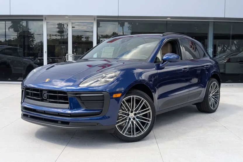 2026 Porsche Macan T photo 1