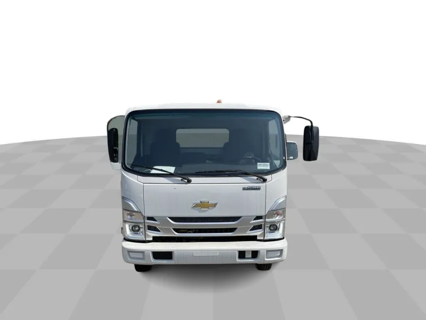 2024 Chevrolet Silverado photo 1