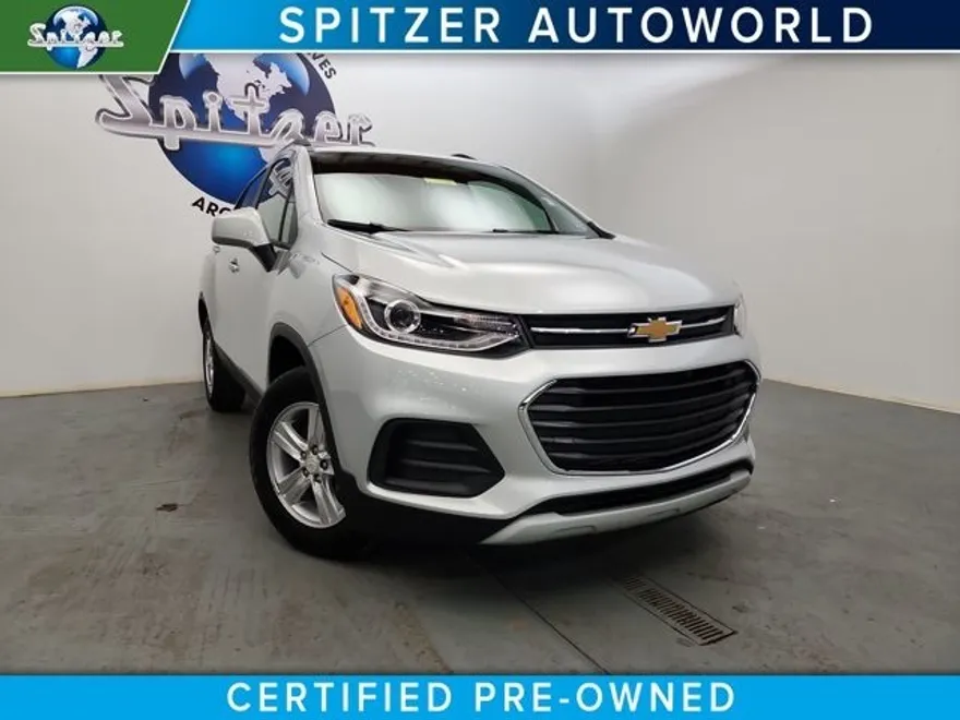 2022 Chevrolet Trax LT photo 1