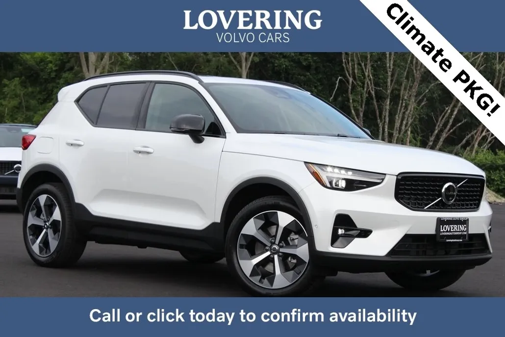 2026 Volvo XC40 Plus photo 1