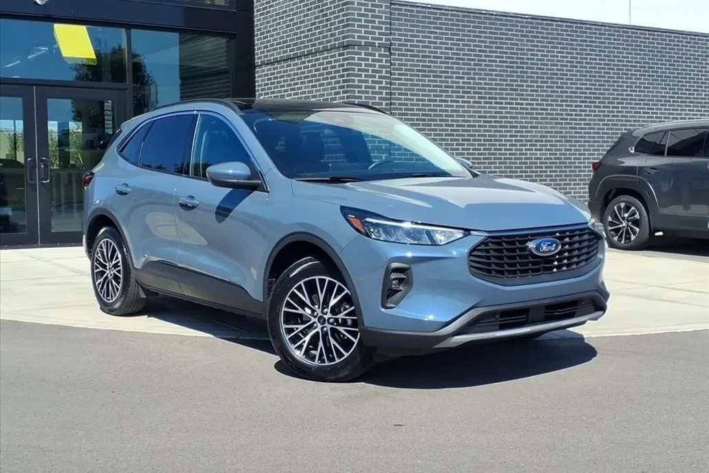 2023 Ford Escape photo 1