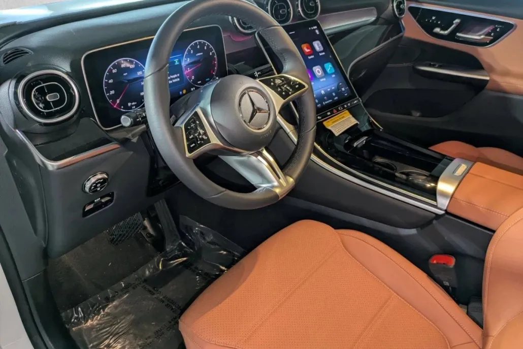 2025 Mercedes Benz GLC 300 photo 1