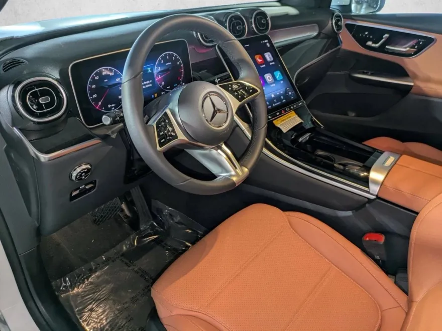 2025 Mercedes Benz GLC 300 photo 1