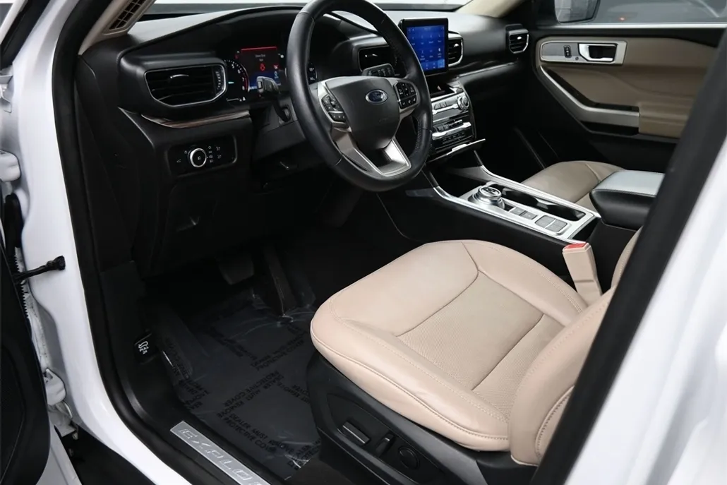 2023 Ford Explorer Limited photo 1