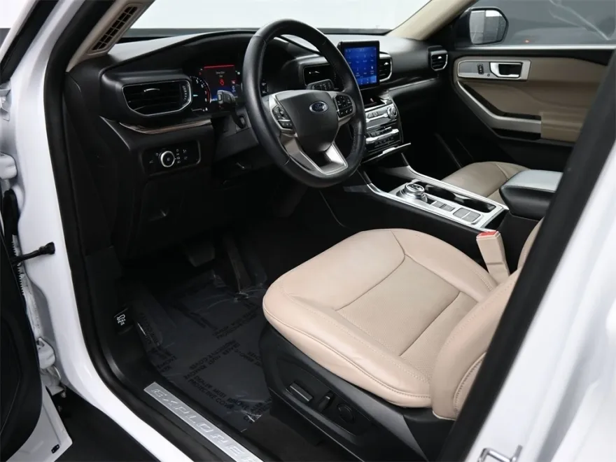 2023 Ford Explorer Limited photo 1