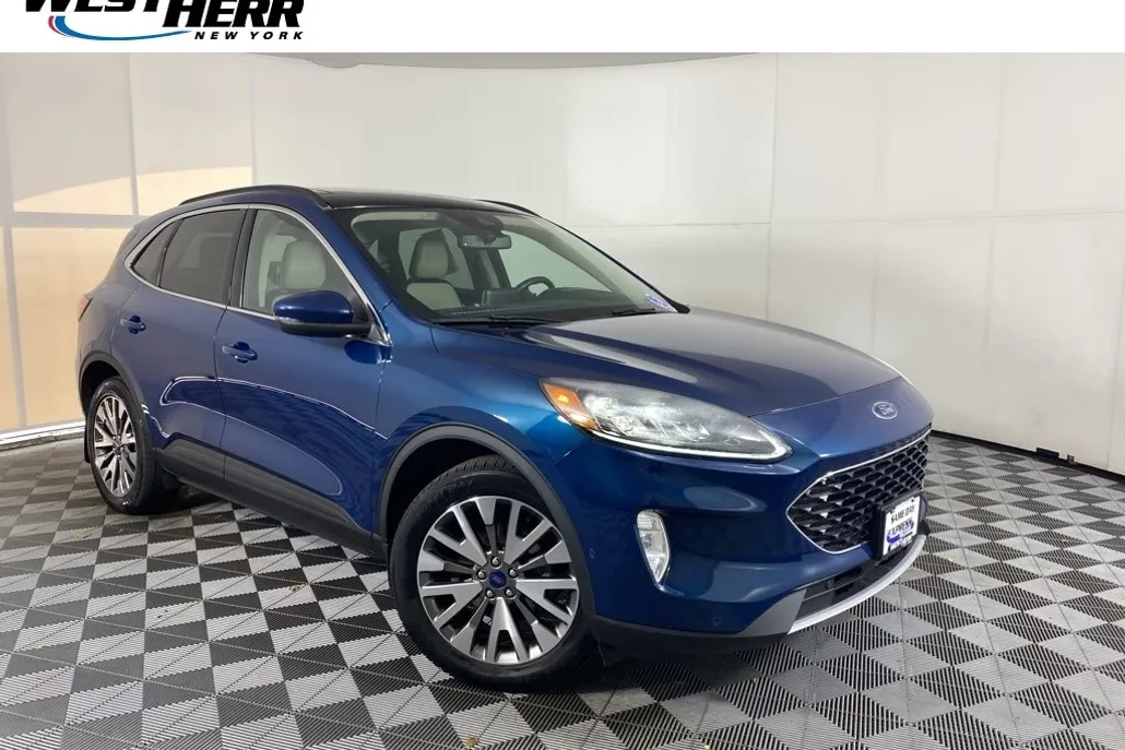 2020 Ford Escape Titanium photo 1