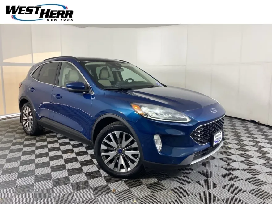 2020 Ford Escape Titanium photo 1