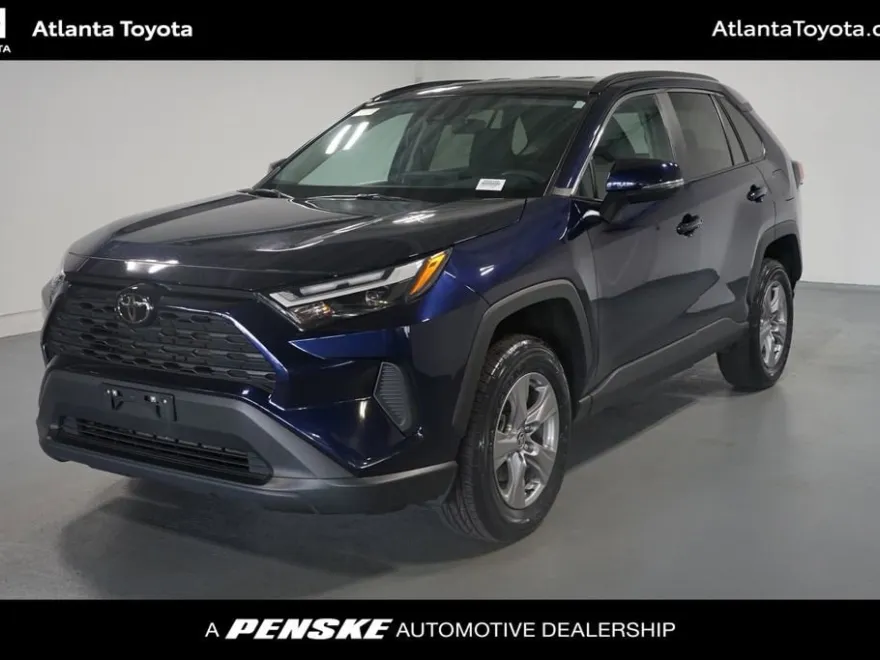2024 Toyota RAV4 XLE photo 1