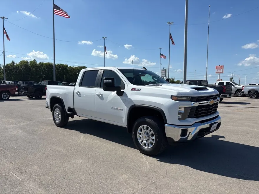 2024 Chevrolet Silverado 2500HD LT photo 1
