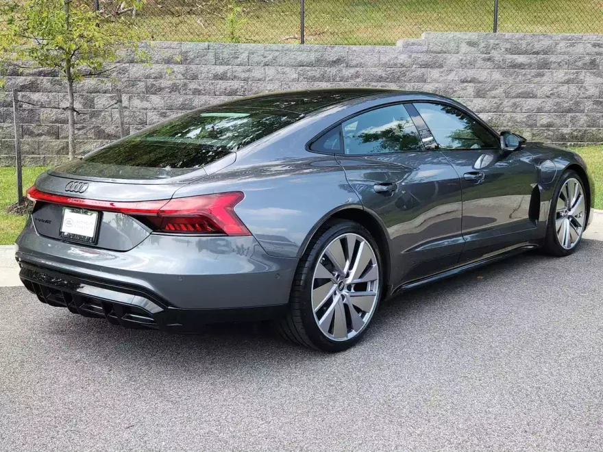 2022 Audi e-tron GT Premium Plus photo 1
