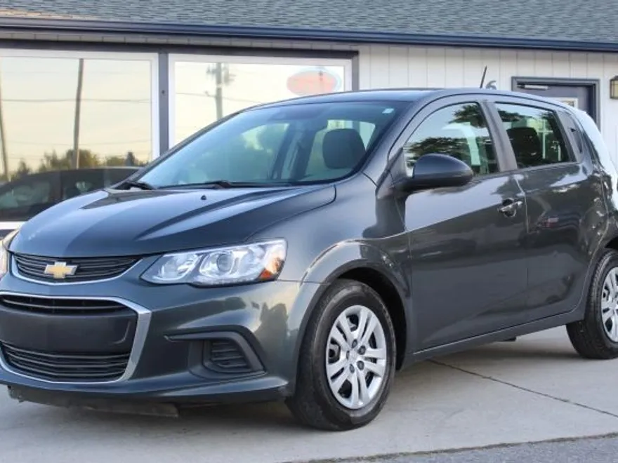 2020 Chevrolet Sonic LT photo 1