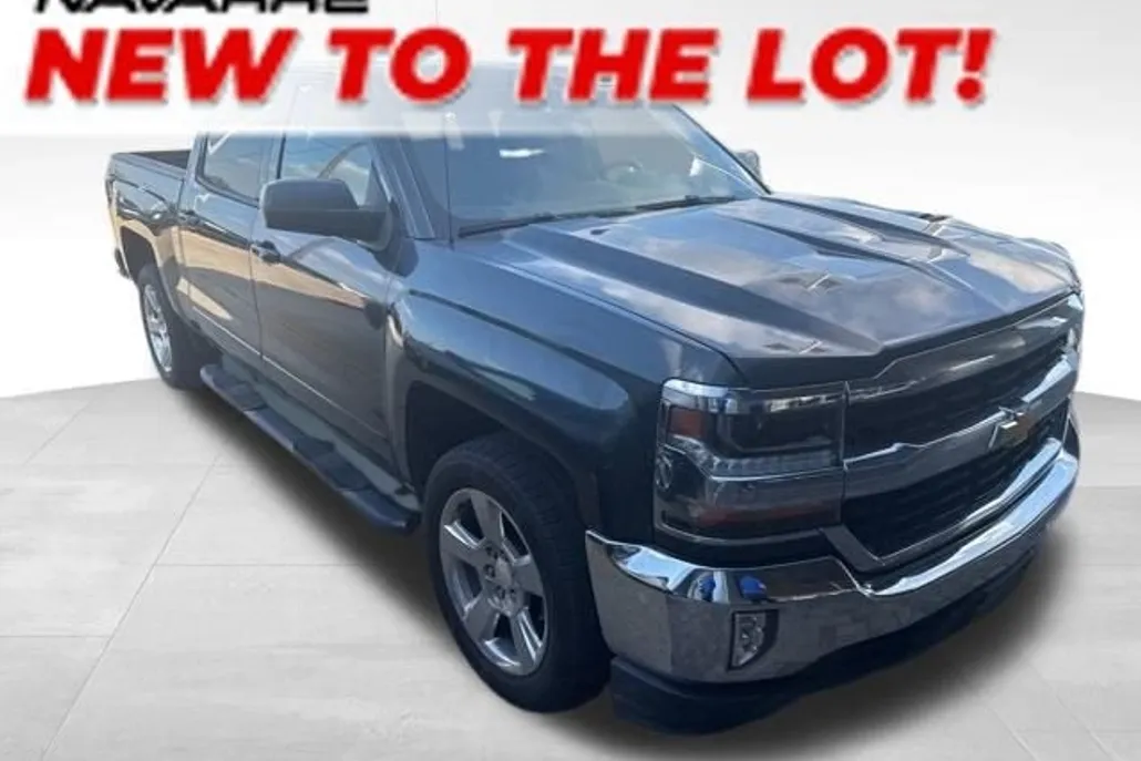 2018 Chevrolet Silverado 1500 LT photo 1
