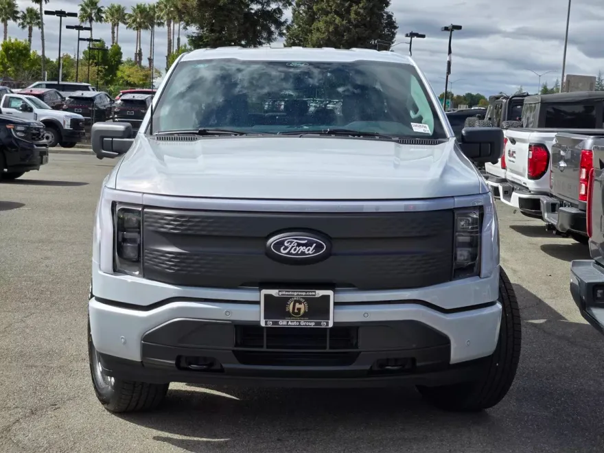 2025 Ford F-150 Lightning photo 1