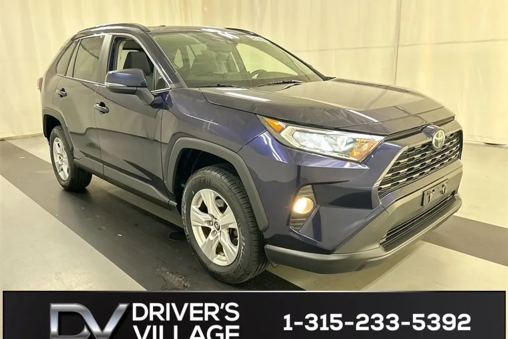 2019 Toyota RAV4 XLE photo 1