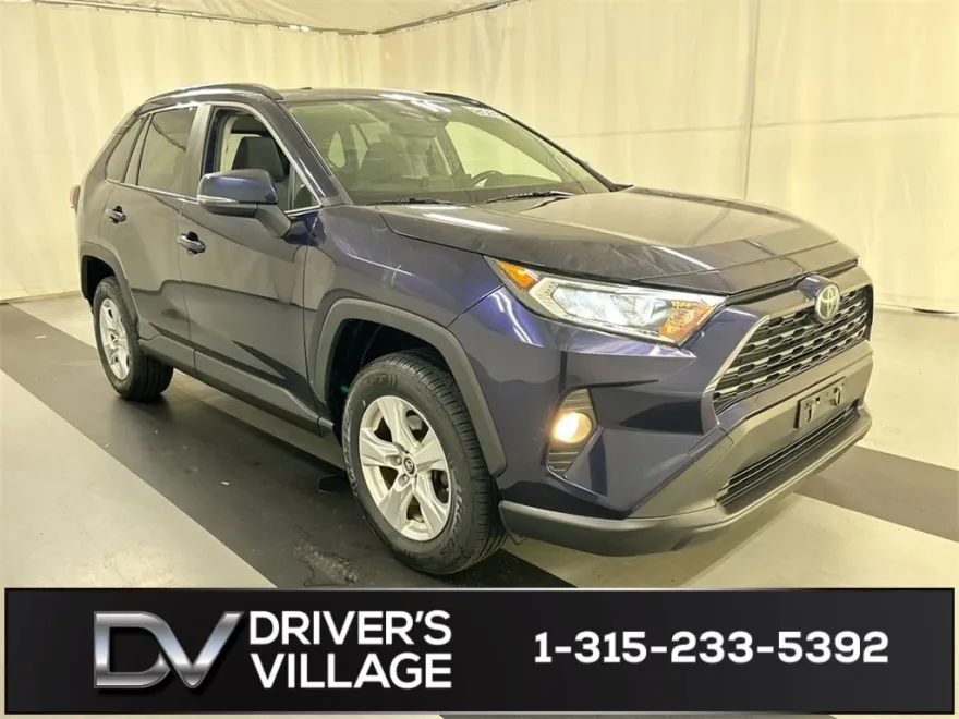 2019 Toyota RAV4 XLE photo 1