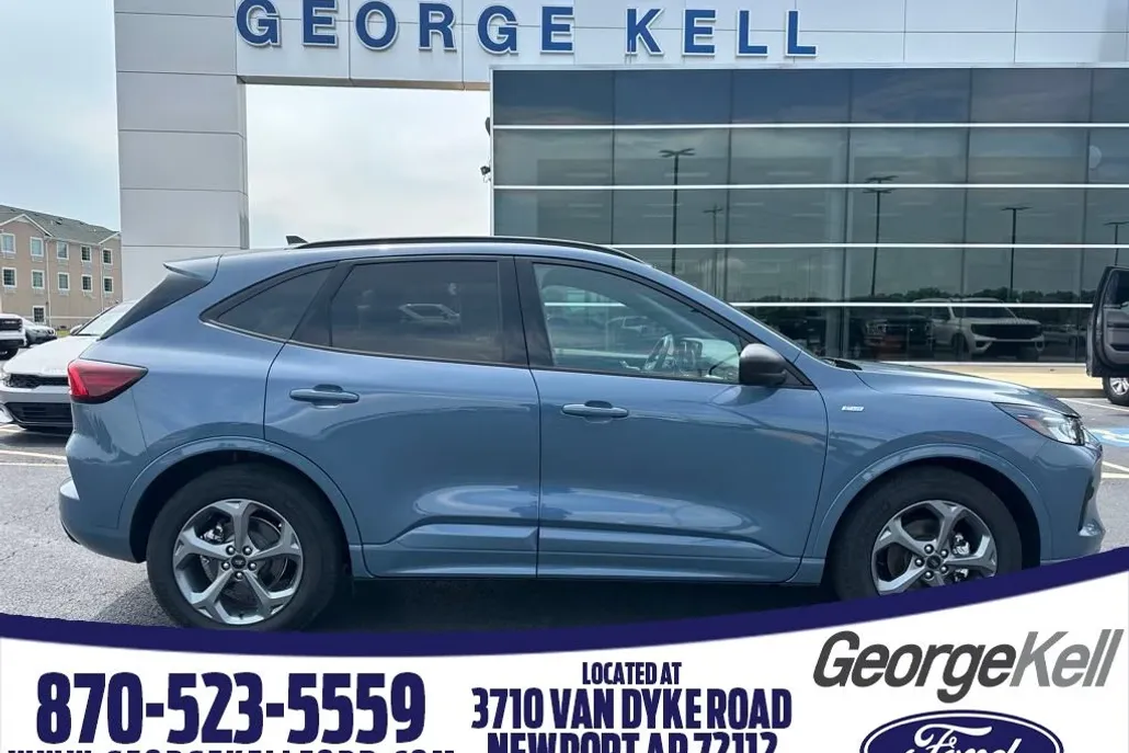 2023 Ford Escape ST-Line photo 1