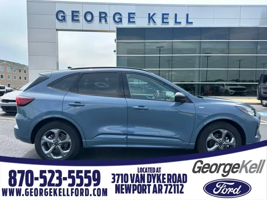 2023 Ford Escape ST-Line photo 1