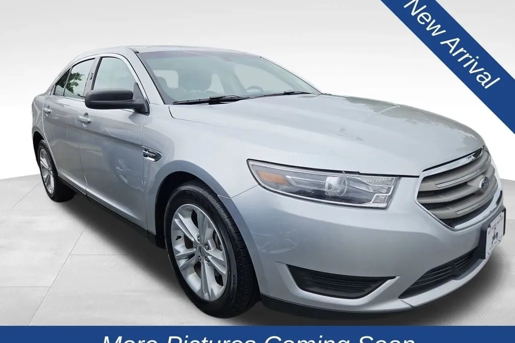 2017 Ford Taurus SE photo 1