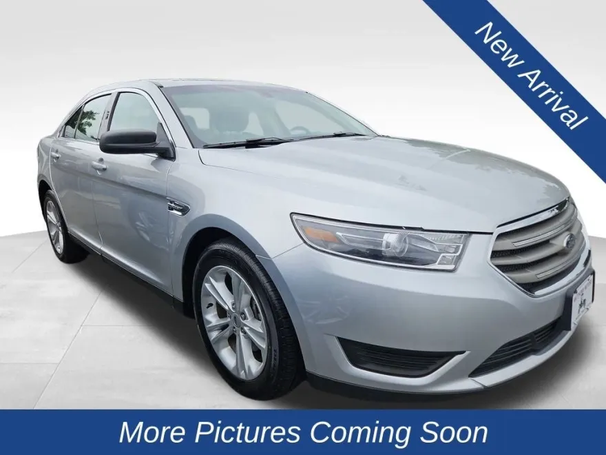 2017 Ford Taurus SE photo 1