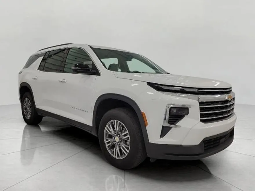 2025 Chevrolet Traverse 2LT photo 1