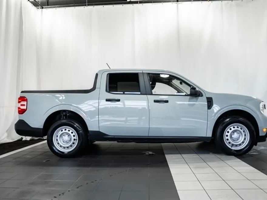 2024 Ford Maverick XL photo 1