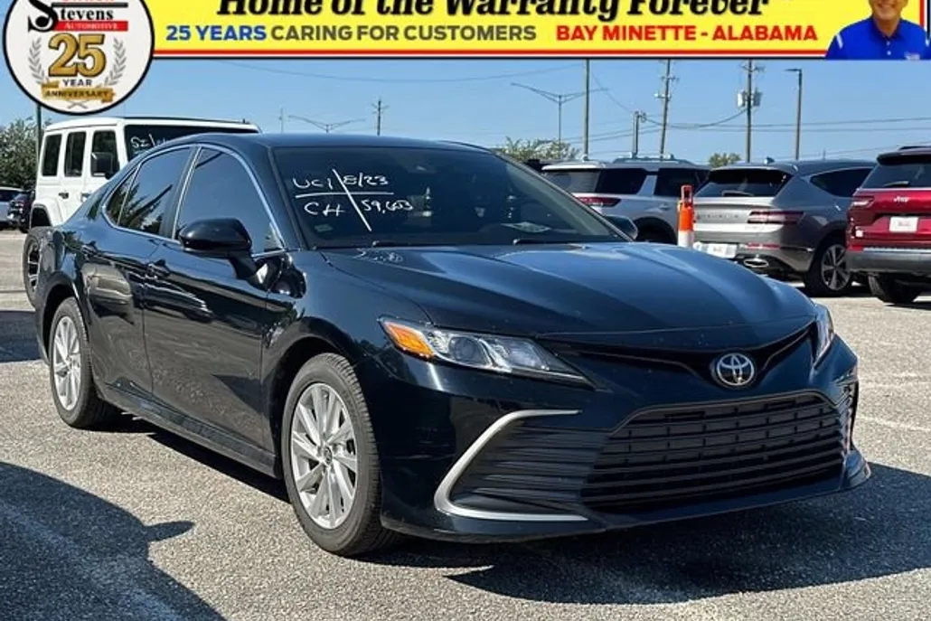 2021 Toyota Camry LE photo 1
