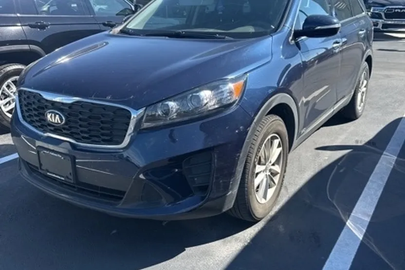 2019 Kia Sorento LX photo 1