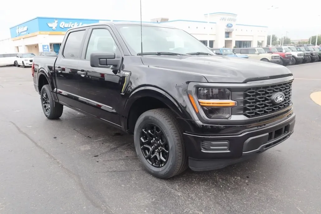 2025 Ford F-150 STX photo 1