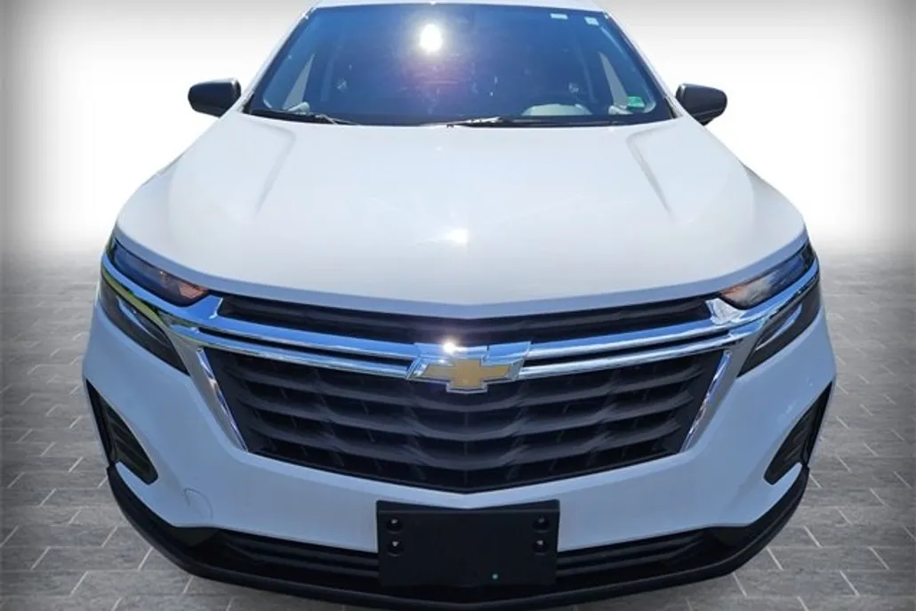 2024 Chevrolet Equinox LS photo 1