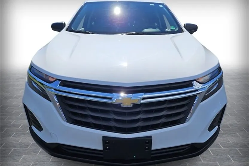 2024 Chevrolet Equinox LS photo 1