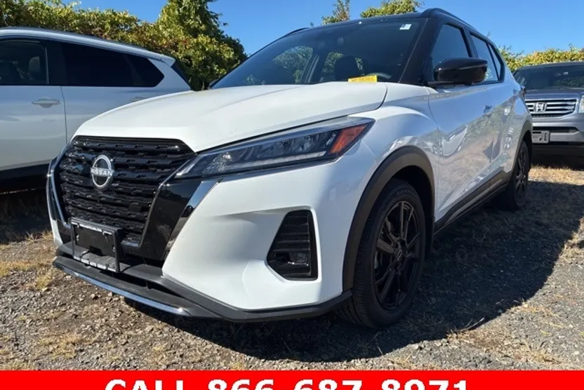 2024 Nissan Kicks SR photo 1