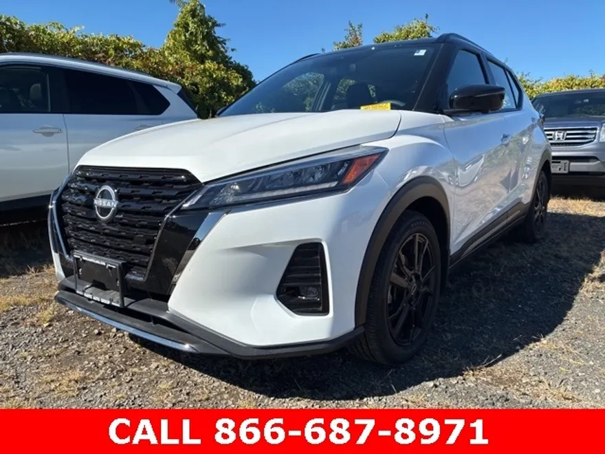2024 Nissan Kicks SR photo 1