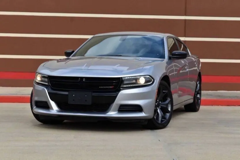 2020 Dodge Charger SXT photo 1