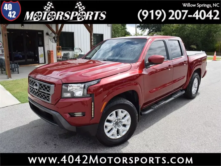 2022 Nissan Frontier SV Crew Cab photo 1