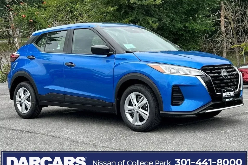 2025 Nissan Kicks Play S photo 1