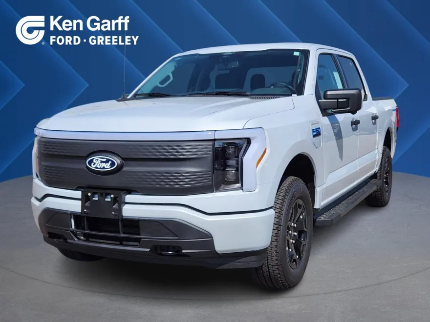 2025 Ford F-150 Lightning XLT photo 1