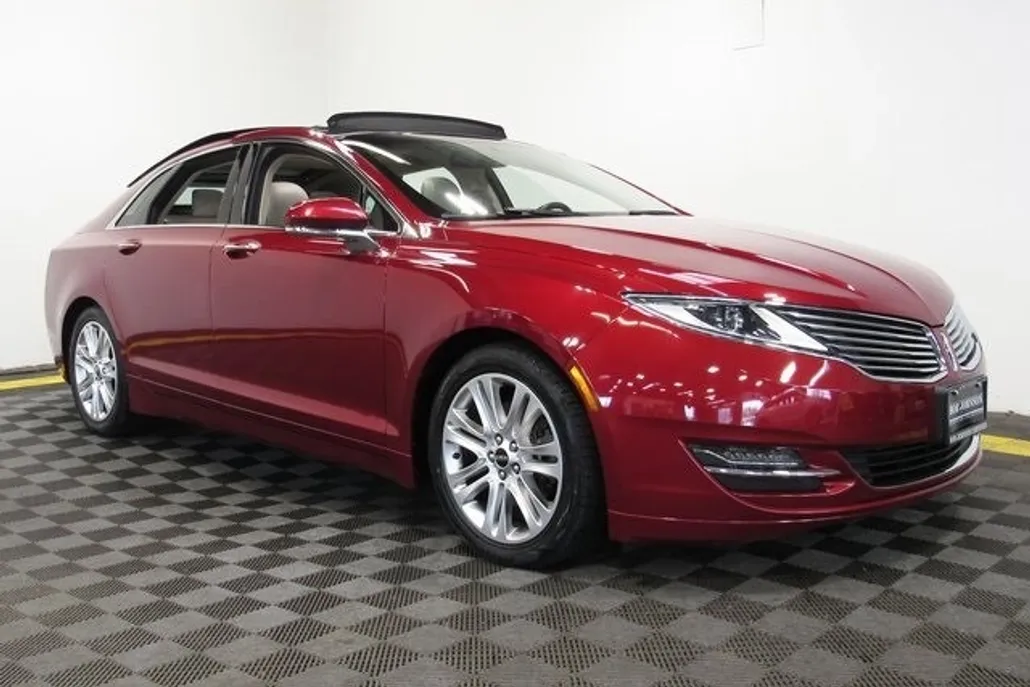 2016 Lincoln MKZ Base photo 1