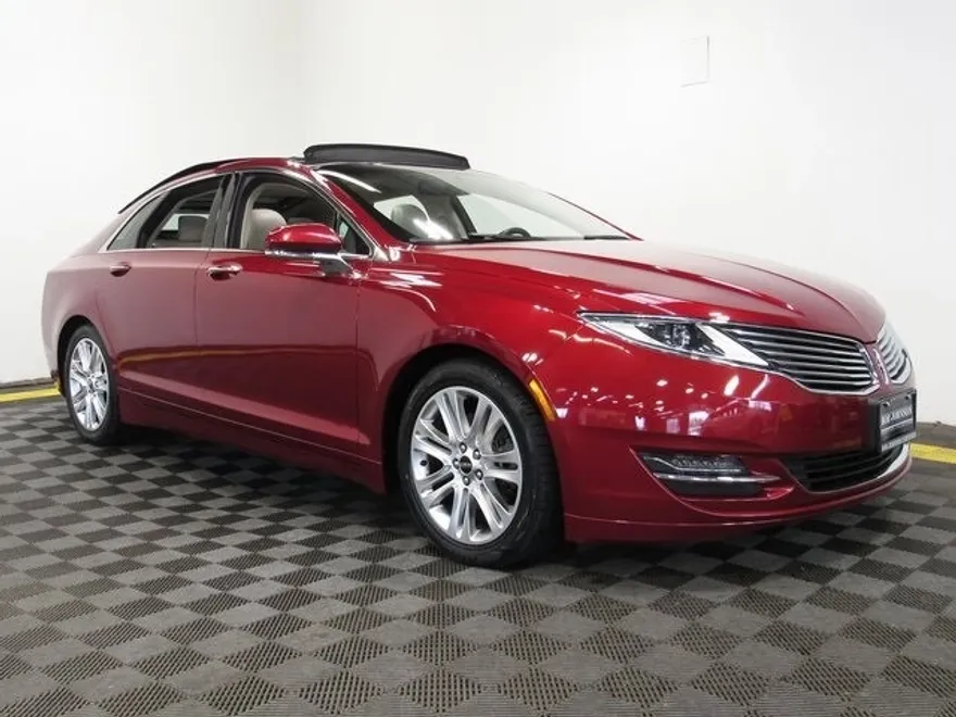 2016 Lincoln MKZ Base photo 1