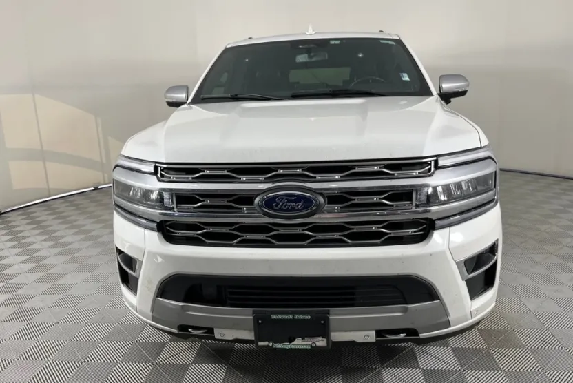 2024 Ford Expedition MAX Platinum photo 1