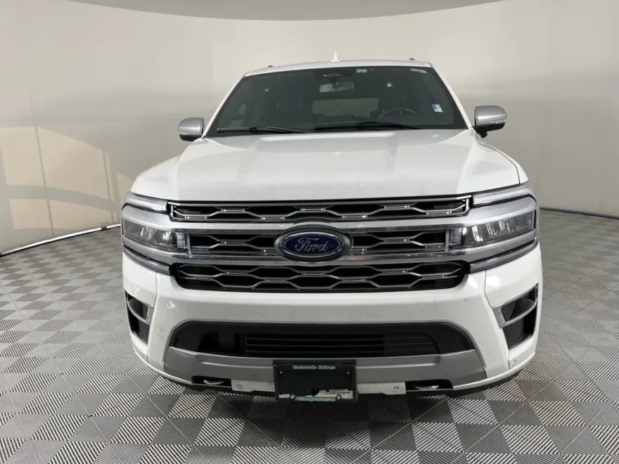 2024 Ford Expedition MAX Platinum photo 1