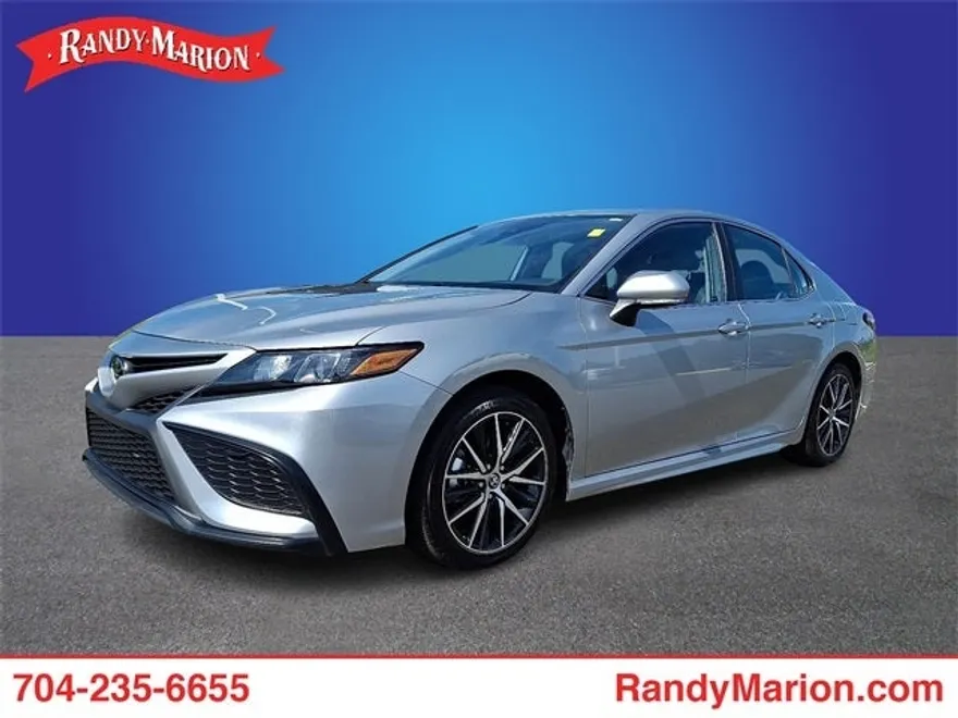 2024 Toyota Camry SE photo 1