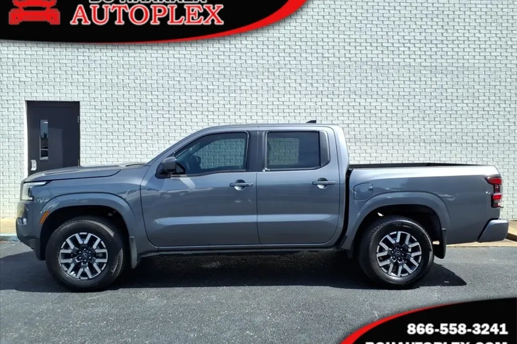 2024 Nissan Frontier SL photo 1