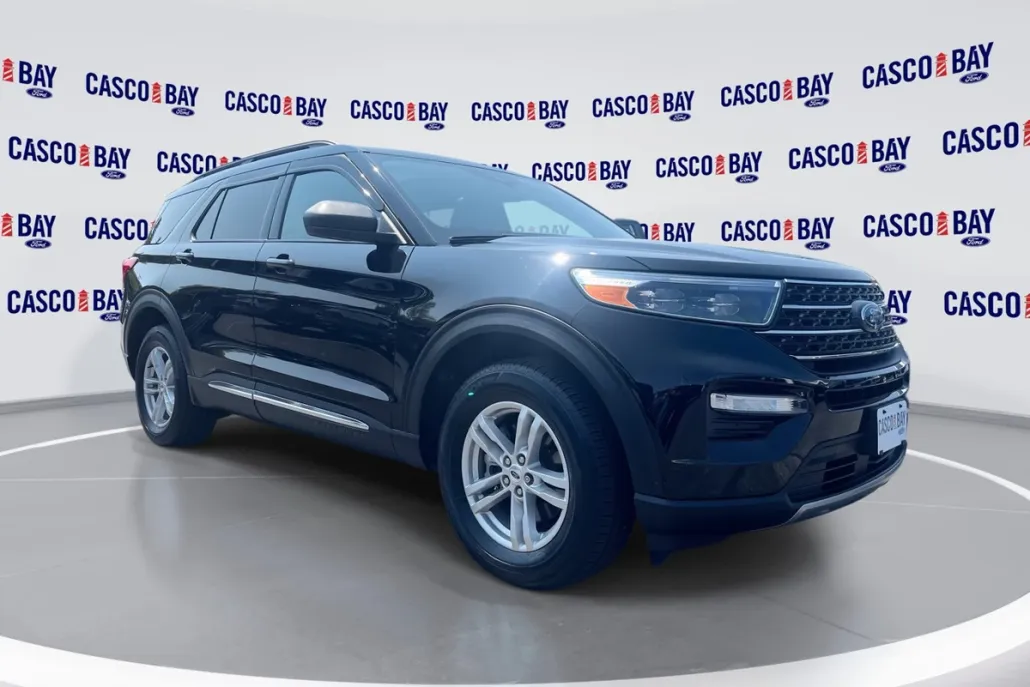 2023 Ford Explorer XLT photo 1