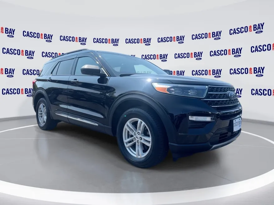 2023 Ford Explorer XLT photo 1