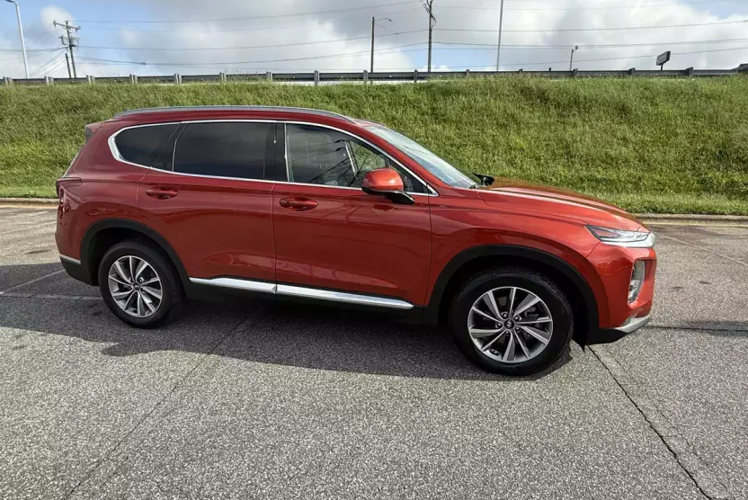 2020 Hyundai Santa Fe SEL photo 1