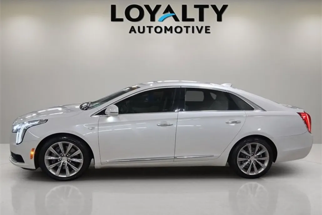 2018 Cadillac XTS Base photo 1